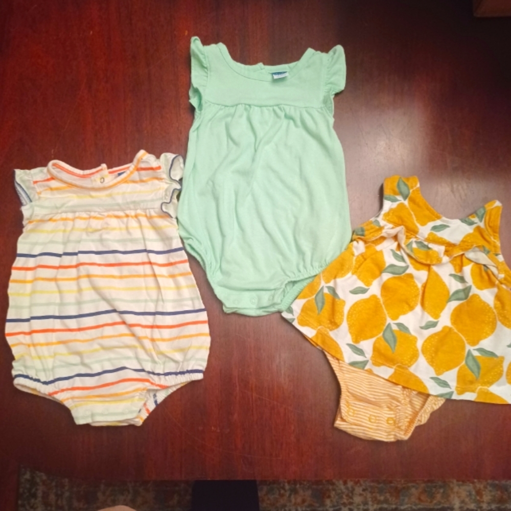 3pcs Old Navy 0-3 Month Onesie Rompers Lot
